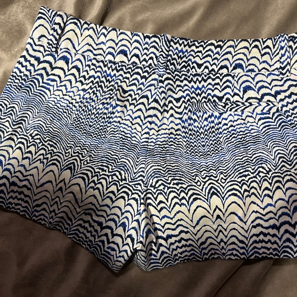 Very nice Trina Turk shorts - Picture 2 of 3